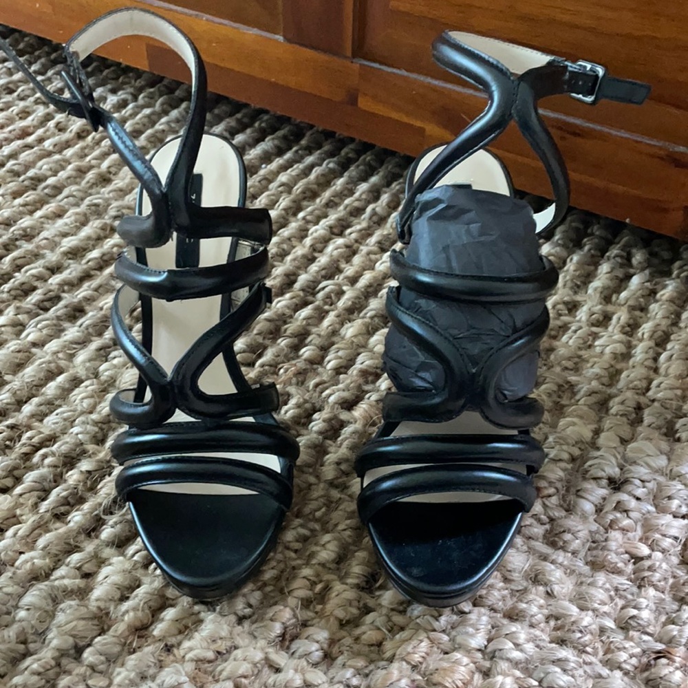 Zara tubular black heeled sandal
